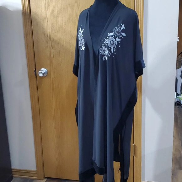 Torrid sheer kimono open caftan cut cover up embroidered floral velvet trim - Picture 1 of 9